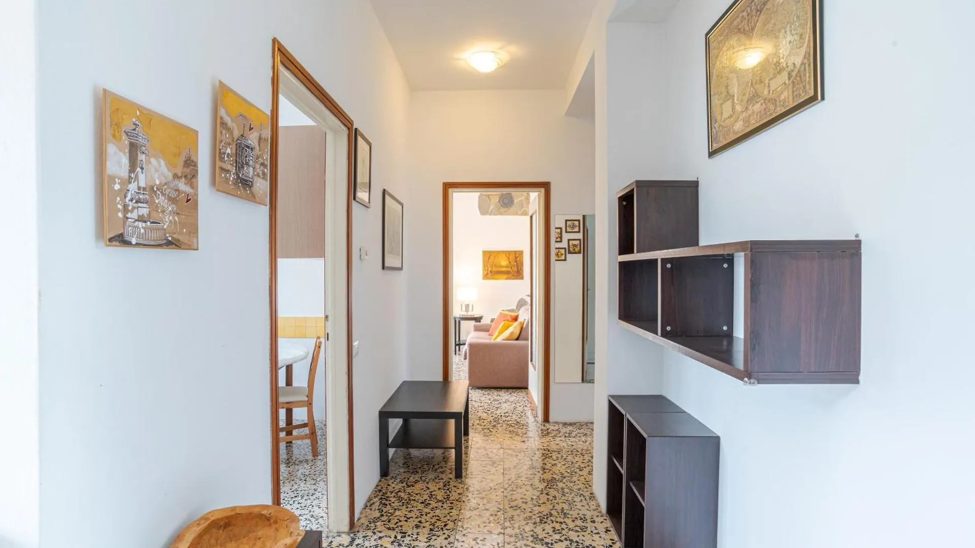 Bright & Cosy Apartments With Balcony Barni