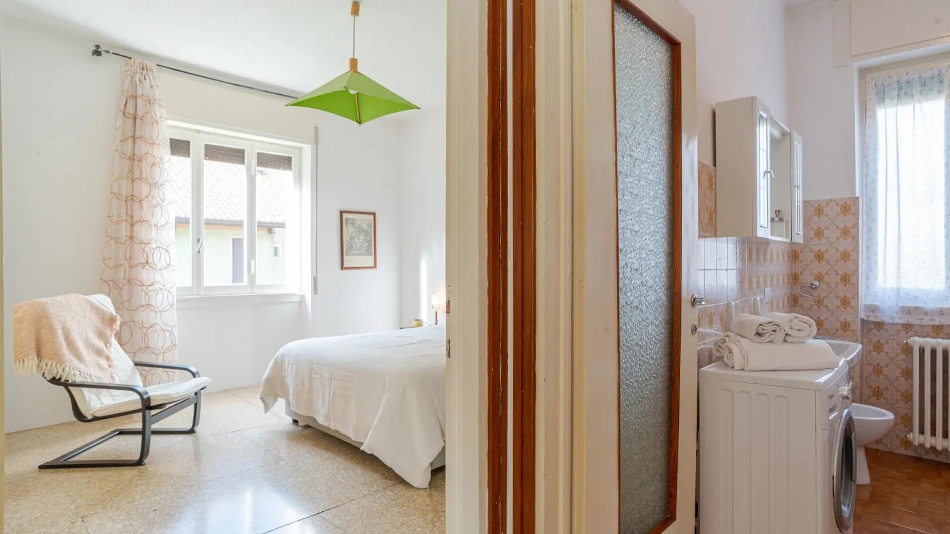 Bright & Cosy Apartments With Balcony Barni 0*,