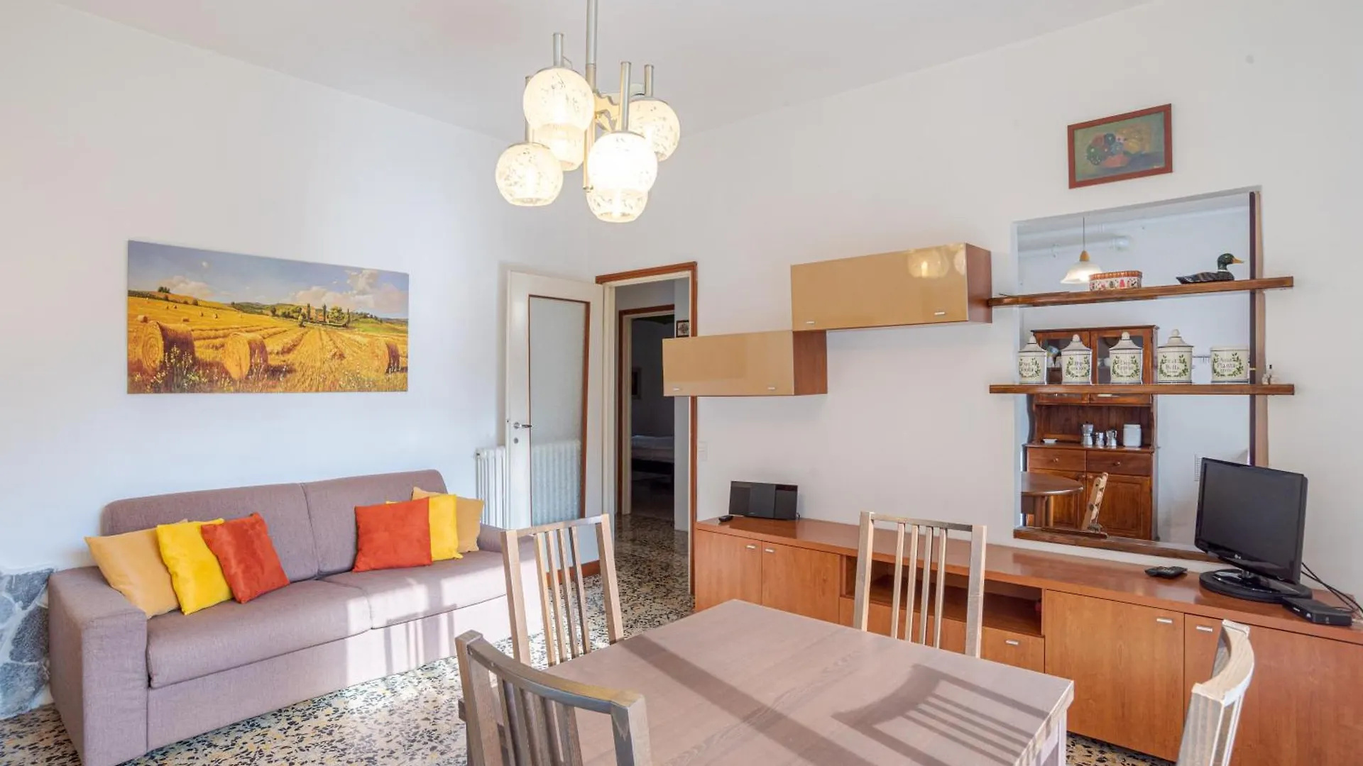 Bright & Cosy Apartments With Balcony Barni