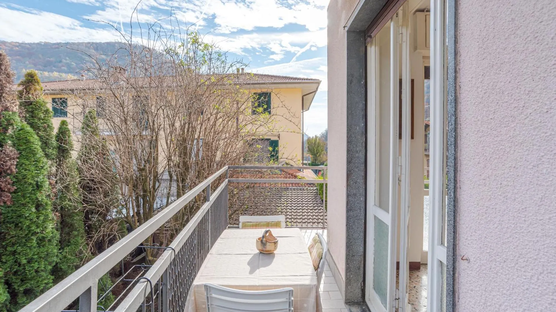 Bright & Cosy Apartments With Balcony Barni